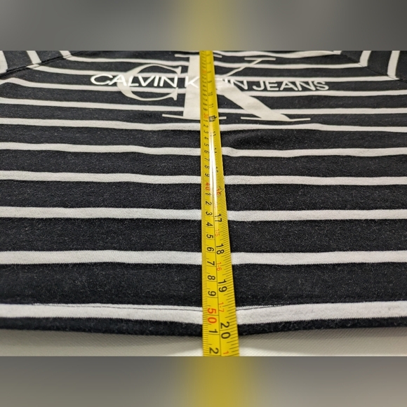 Calvin Klein Jeans Ladies' French Terry Crop Top T-shirt Size XL Black White - Picture 7 of 8